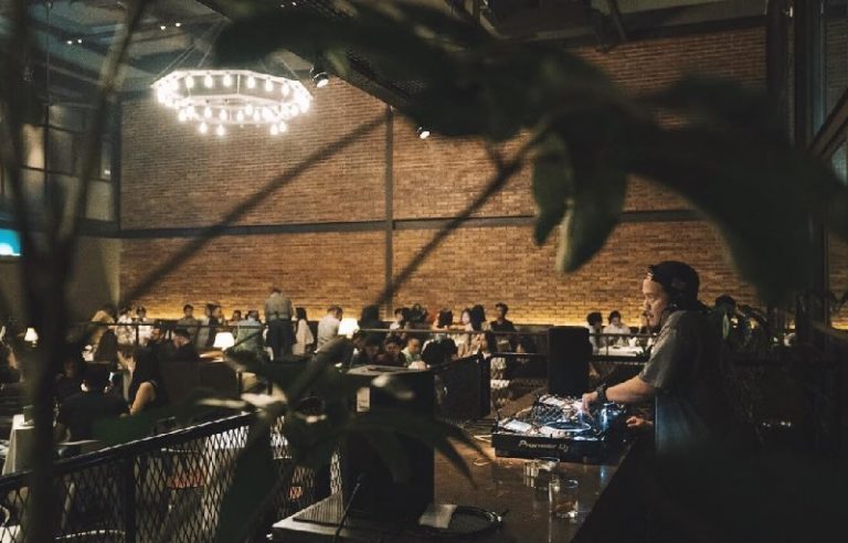 Bar & Restoran Live Music Yang Ada di Jakarta